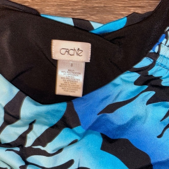 Cache size 8 floral dress with cinched side - Picture 4 of 5